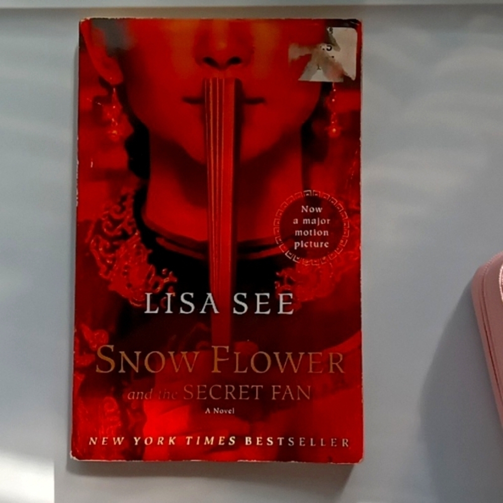 Snowflower and the Secret Fan Paperback Book